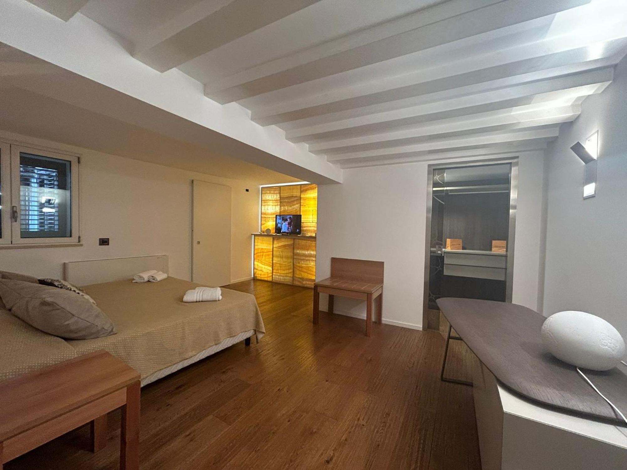 Prince Suite Palermo Room photo